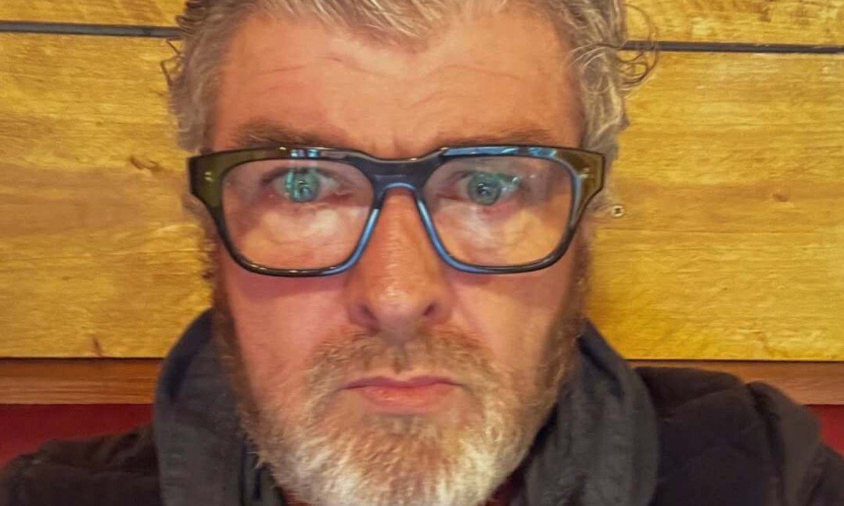 Irmão de Liam e Noel Gallagher, do Oasis, é acusado de estupro e agressão -  (crédito: Instagram/ Reprodução)