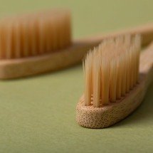 As cerdas da sua escova entortam rápido? Descubra por quê - FreePik