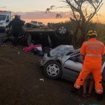 MG: 11 feridos em batida entre caminhão e três carros - CBMMG