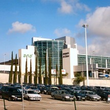 Greve no aeroporto de Lisboa causa atrasos e afeta voos para o Brasil - wikimedia commons