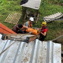 Trabalhador tem crise de ansiedade em altura e é resgatado por bombeiros - CBMMG