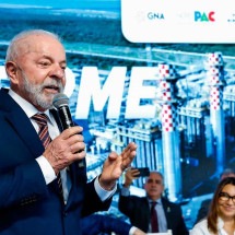 Contagem regressiva para o tarifaço de Trump estressa o mercado Contagem regressiva para o tarifaço de Trump estressa o mercado