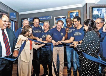 Carlos Henrique Martins Teixeira, Scheila Lavarini, Jarbas Soares, Luiz Eymard Zech Coelho, Carlão, Cebola, Elói Lacerda, Pelé do Vôlei, Maurício, Kouros Monadjemi, Marise Xavier e Wagner Veloso

 -  (crédito: Orlando Bento e Hedgard Moraes/Divulgação)