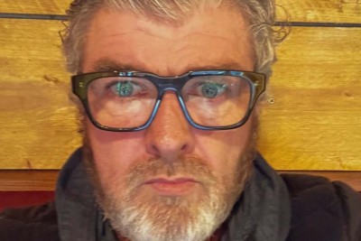Irmão de Liam e Noel Gallagher, do Oasis, é acusado de estupro e agressão -  (crédito: Instagram/ Reprodução)
