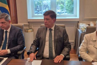Senador Carlos Viana esteve em reunião com a Câmara Americana de Comércio para debater as taxas de 50% que Donald Trump anunciou aos produtos brasileiros -  (crédito: Gabinete do Senador Carlos Viana)