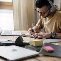 IFMG abre vagas para cursos técnicos e de graduação em Sabará  - Imagem: Freepik/Reprodução