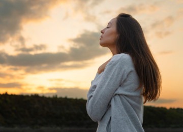 A cura passa por reaprender que o corpo é um lugar seguro, digno e capaz de sentir bem-estar sem dor ou vergonha -  (crédito: Pikisuperstar/FreePik)