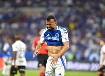 O zagueiro Fabrício Bruno é um dos jogadores da Raposa que disputaram todas as cinco partidas após o Mundial de Clubes nos EUA -  (crédito: Ramon Lisboa/EM/D.A. Press)