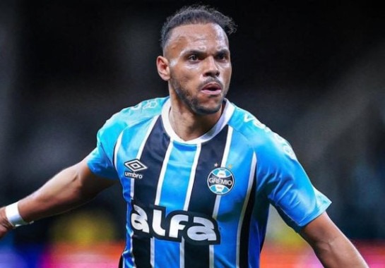 Atuações do Grêmio contra o Fortaleza: Braithwaite marca e Volpi salva