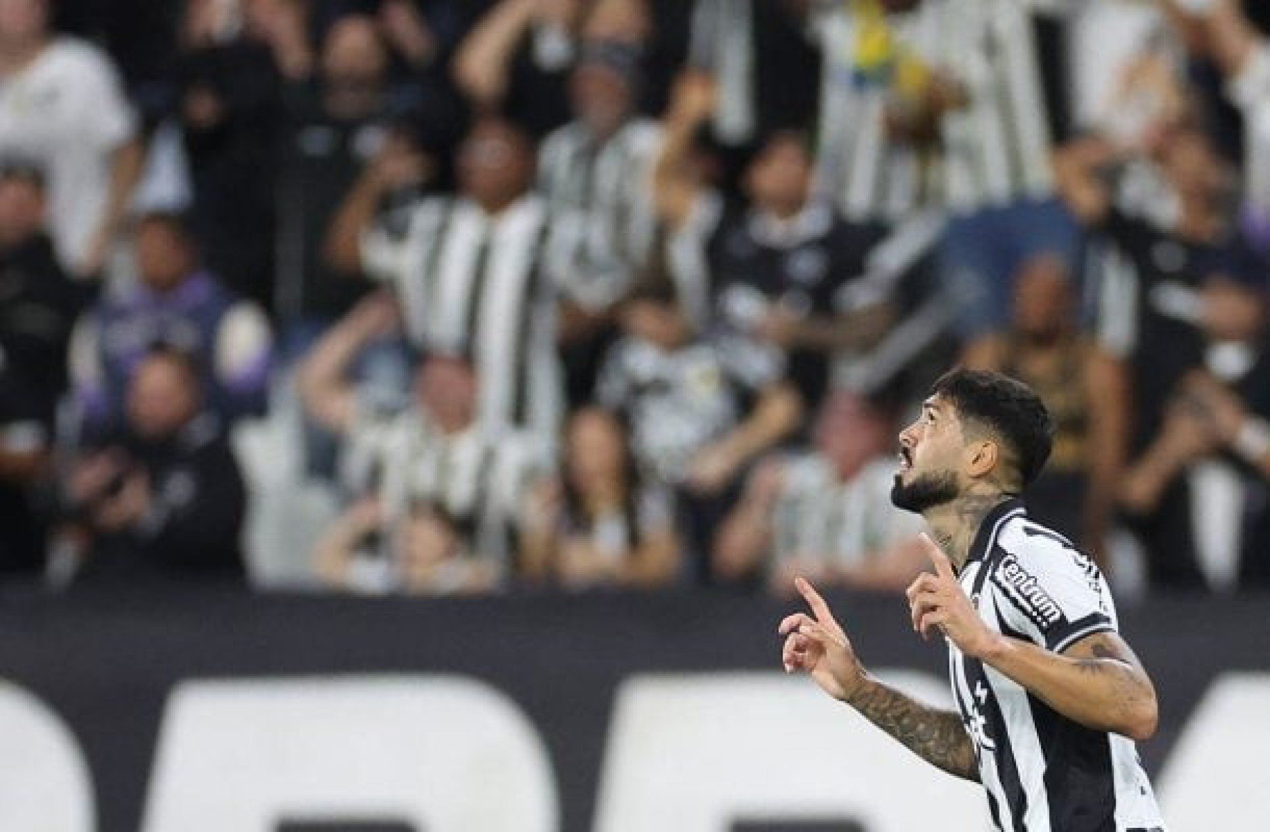 Barboza destaca vantagem e vibra com segundo gol pelo Botafogo