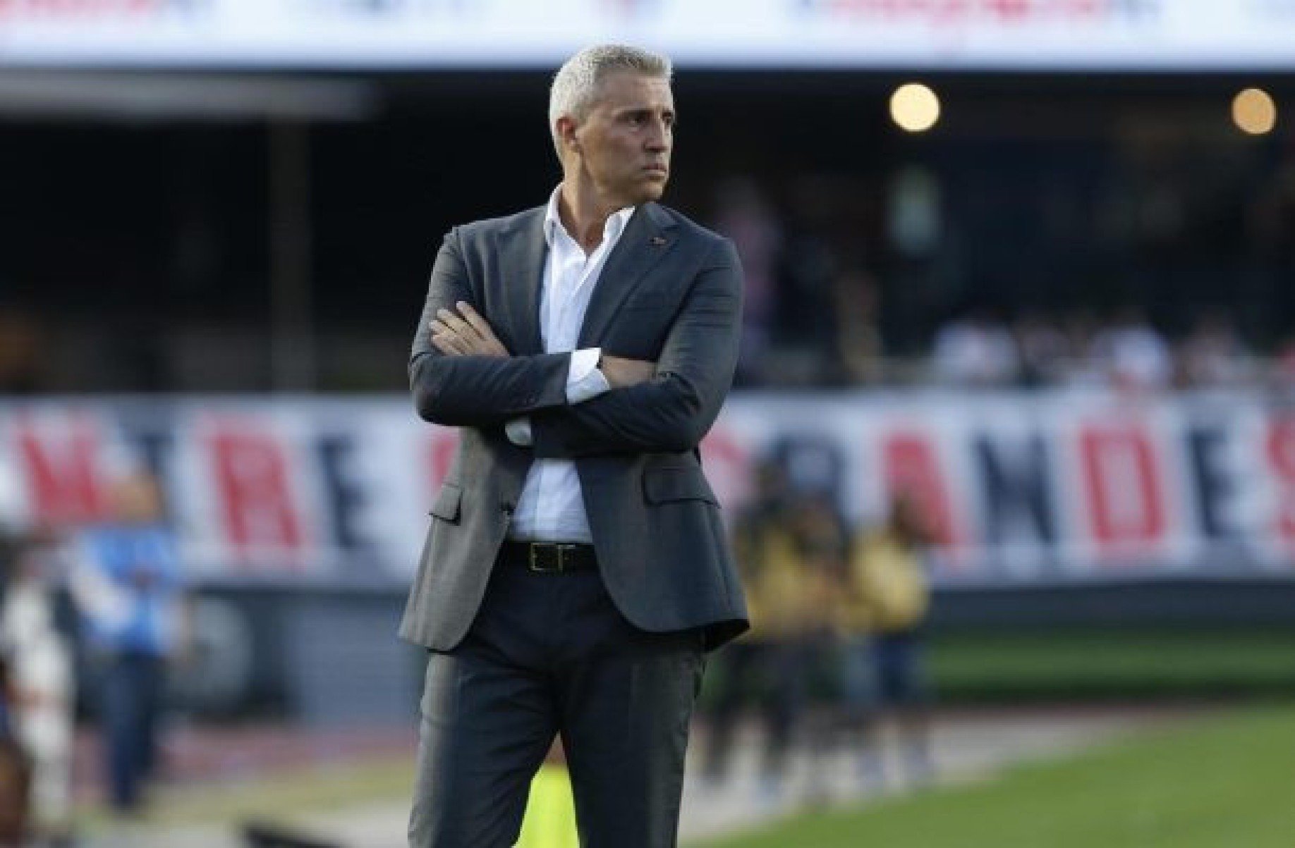 São Paulo deve encarar Athletico-PR sem um zagueiro no banco de reservas