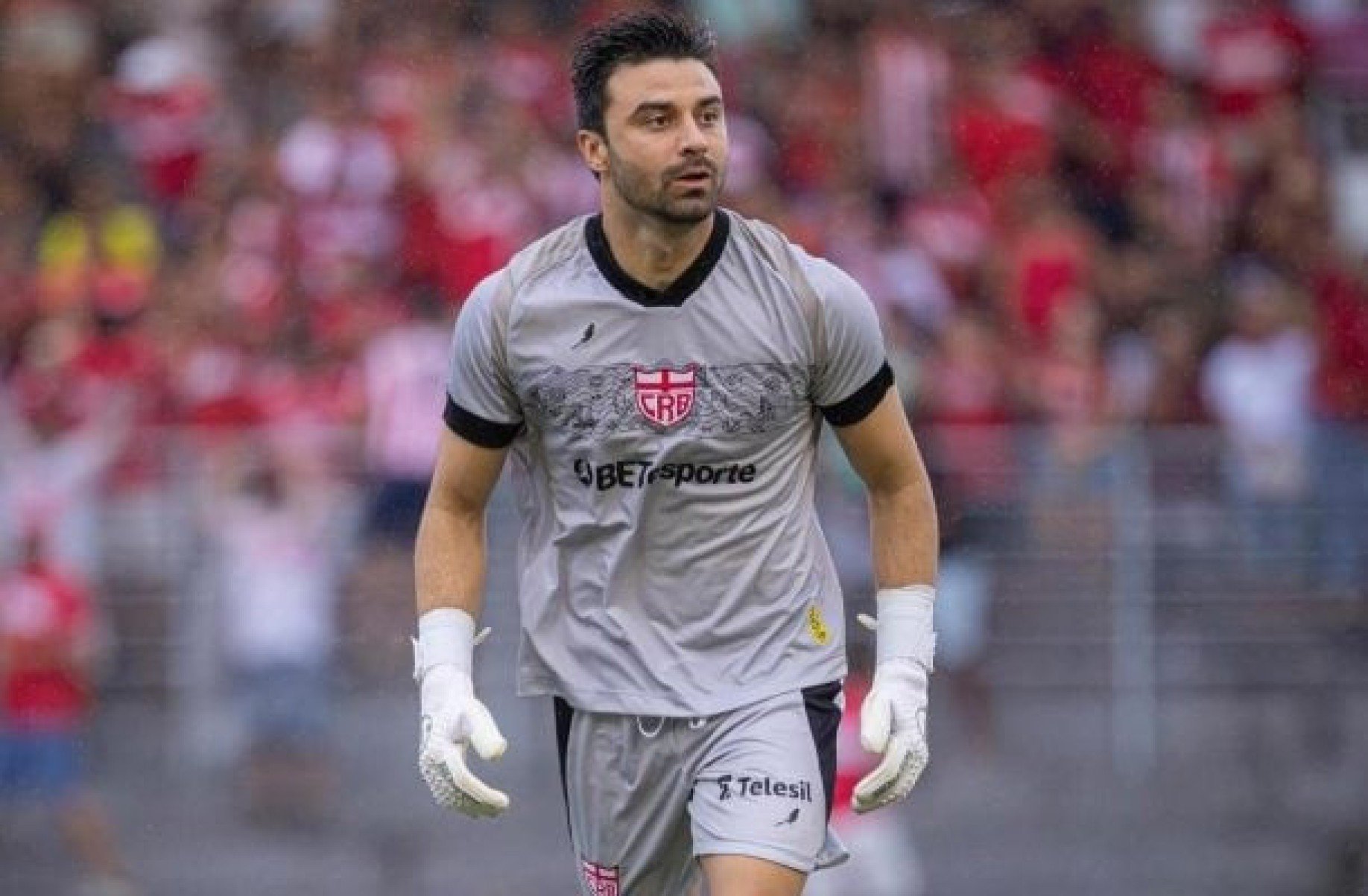 Goleiro do CRB elogia elenco antes de decisão contra o Cruzeiro: ‘Nos permitindo sonhar’