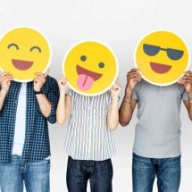Emojis mascaram sentimentos? Os limites da comunicação digital - rawpixel.com/FreePik