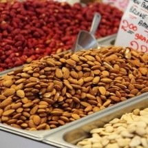 Desfrute de nozes, avelãs e amêndoas, delícias que energizam e protegem o organismo - Imagem de PublicDomainPictures por Pixabay