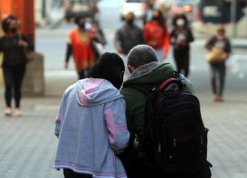 A geada se deve ao frio intenso combinado com céu limpo e baixa umidade, condições ideais para resfriamento durante a madrugada -  (crédito: Jair Amaral/EM/D.A Press)