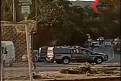 Veículo com sequestradores foi descoberto e interceptado na entrada de Taquaraçu de Minas -  (crédito: Redes sociais)
