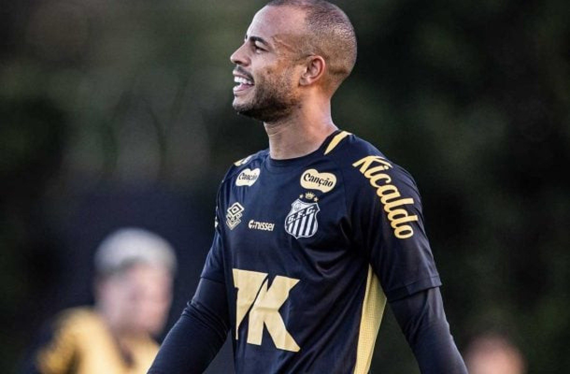 Mayke pode estrear pelo Santos contra o Juventude