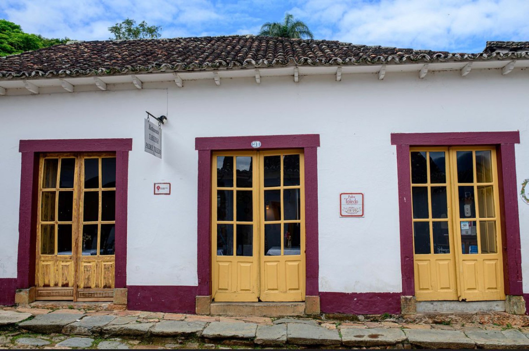 Restaurante ocupa casarão histórico de 1720, em Tiradentes