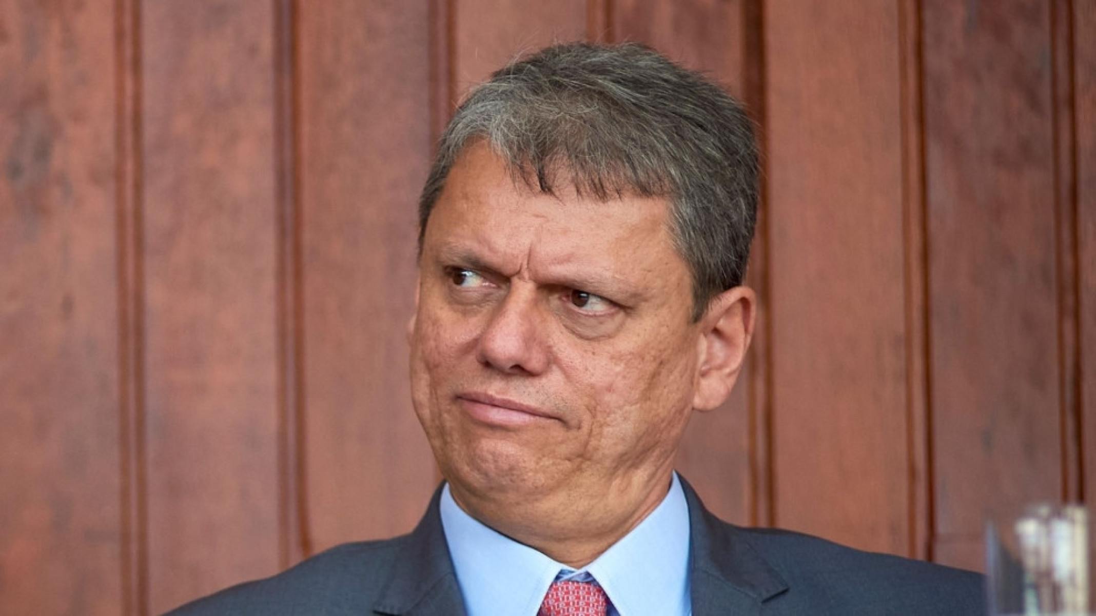 Fora do tarifaço, Embraer e suco de laranja aliviam Tarcísio, mas preocupação segue