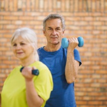 Como manter e recuperar a massa muscular depois dos 50 - FreePik