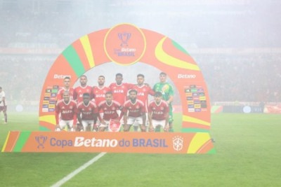 Foto: Internacional perde para o Fluminense no Beira-Rio e sai em desvantagem nas oitavas de final da Copa do Brasil. Veja as atuações dos jogadores. Ricardo Duarte / Internacional -  (crédito: Foto: Ricardo Duarte / Internacional)