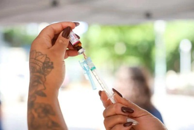 O imunizante previne contra a infecção pela bactéria meningococo do tipo B -  (crédito: Tomaz Silva/Agência Brasil)