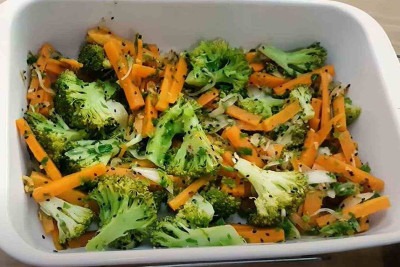 Os alimentos de baixa caloria e ricos em nutrientes são aliados da dieta, pois oferecem vitaminas, minerais e fibras essenciais para a saúde sem comprometer o consumo calórico. -  (crédito: Youtube/ 
Aja na Cozinha)