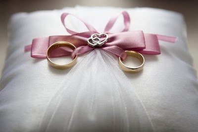 Um homem na Indonésia viveu uma situação inusitada: doze dias após o casamento, descobriu que sua esposa era, na verdade, um homem fingindo ser mulher. -  (crédito: Agnieszka Kaczynska/Pixabay)