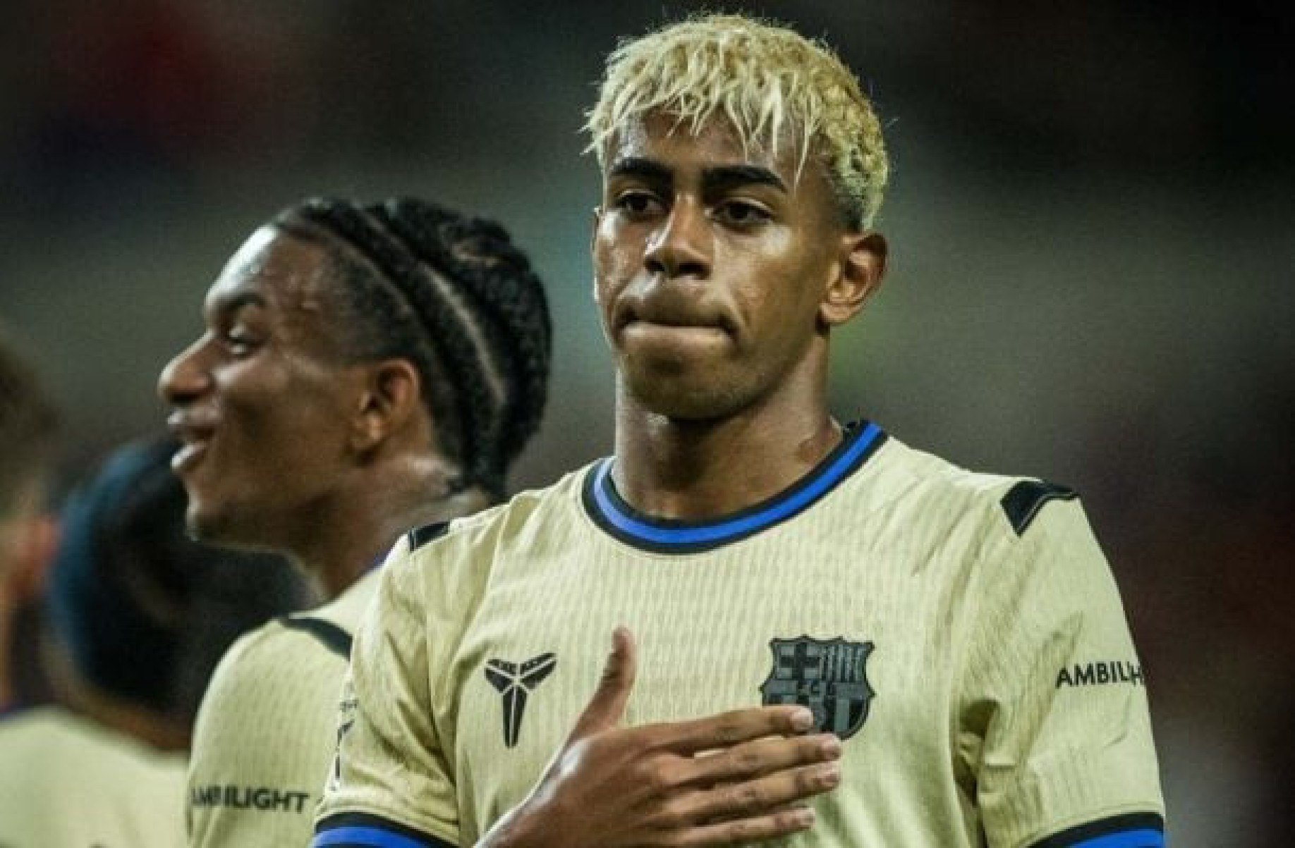 Lamine Yamal brilha com a 10 e marca dois gols na goleada do Barcelona