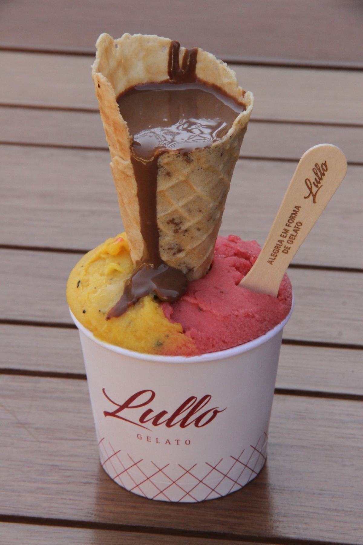 Gelato de morango e maracujá da Lullo Gelato