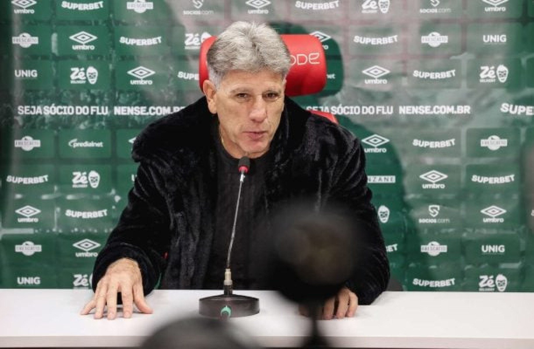 Renato exalta atuação e gols de Everaldo pelo Fluminense: ‘Tirou um peso das costas’