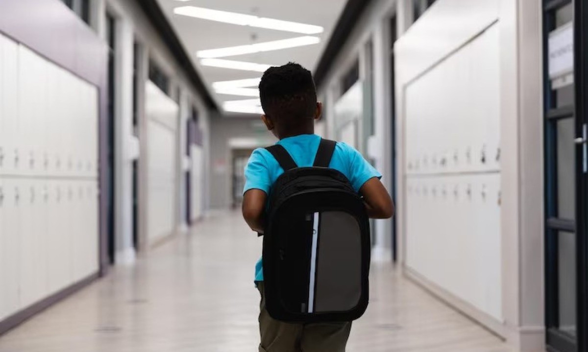 Quando deixamos nossos filhos na escola, precisamos ter certeza de que eles estarão seguros e bem cuidados -  (crédito: Freepik)