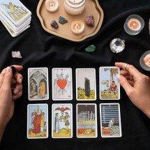 Agosto pede acolhimento: tarô revela tempo de cura emocional e recomeços - FreePik