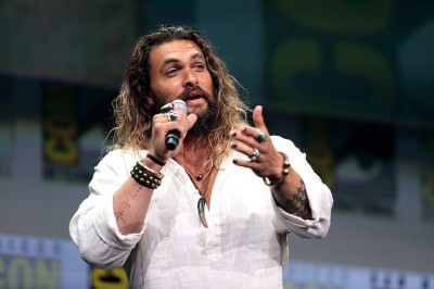 Consagrado nos cinemas como Aquaman, Jason Momoa completa 46 anos no dia primeiro de agosto. Com isso, o Flipar traz um pouco de sua terra natal, a cidade de Honolulu, capital do Havaí, que atrai turistas durante o ano por suas belezas naturais e clima tropical. -  (crédito: Gage Skidmore/Wikimedia Commons)