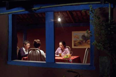 No longa, Ana (Bel Kowarick) decide filmar a irmã Tereza (Denise Stutz) para um documentário, como forma de contornar a dificuldade de comunicação entre as duas -  (crédito: embaúba filmes/divulgação)