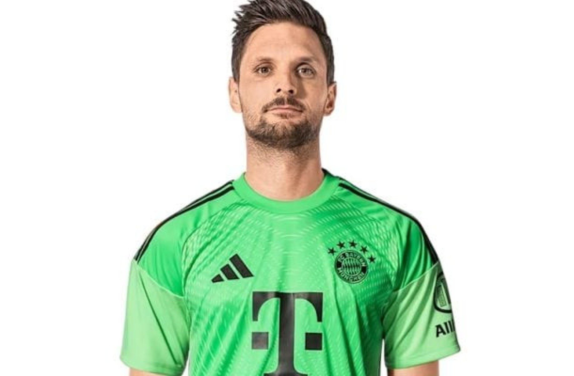 Goleiro do Bayern Munique anuncia a morte do filho de apenas 6 anos