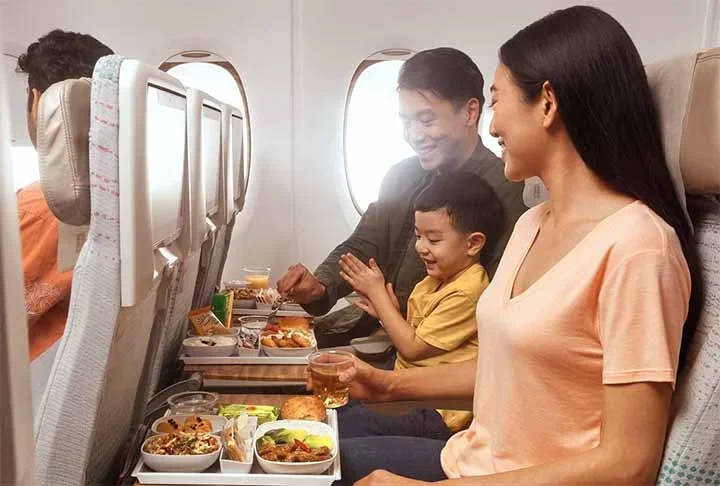 Comidas e bebidas para se evitar antes de embarcar no avião - Divulgação Emirates