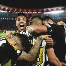 Jogadores do Atlético comemoram gol sobre o Flamengo no Maracanã -  (crédito: Pedro Souza/Atlético)