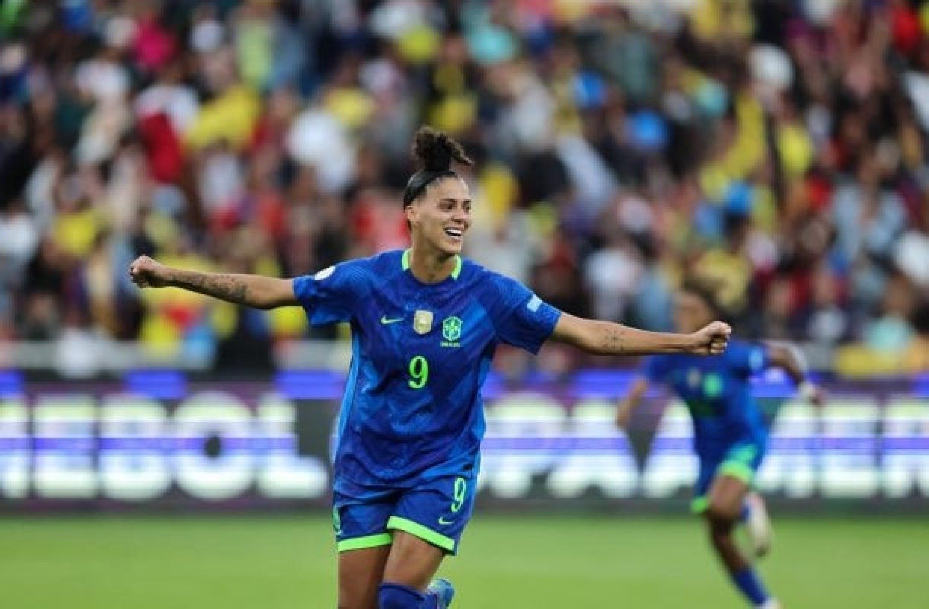 Amanda Gutierres em dose dupla: campeã e artilheira da Copa América