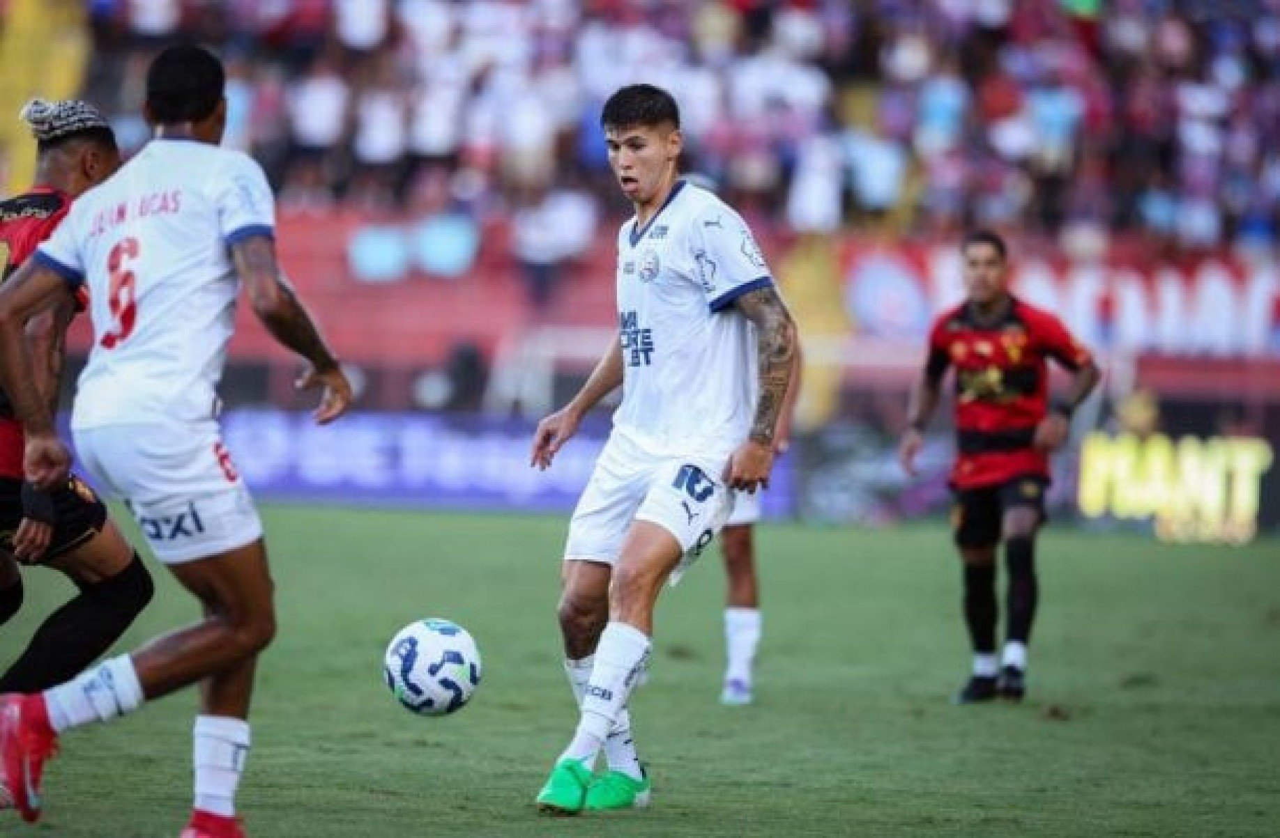 Sem gols, Sport e Bahia empatam pelo Brasileiro