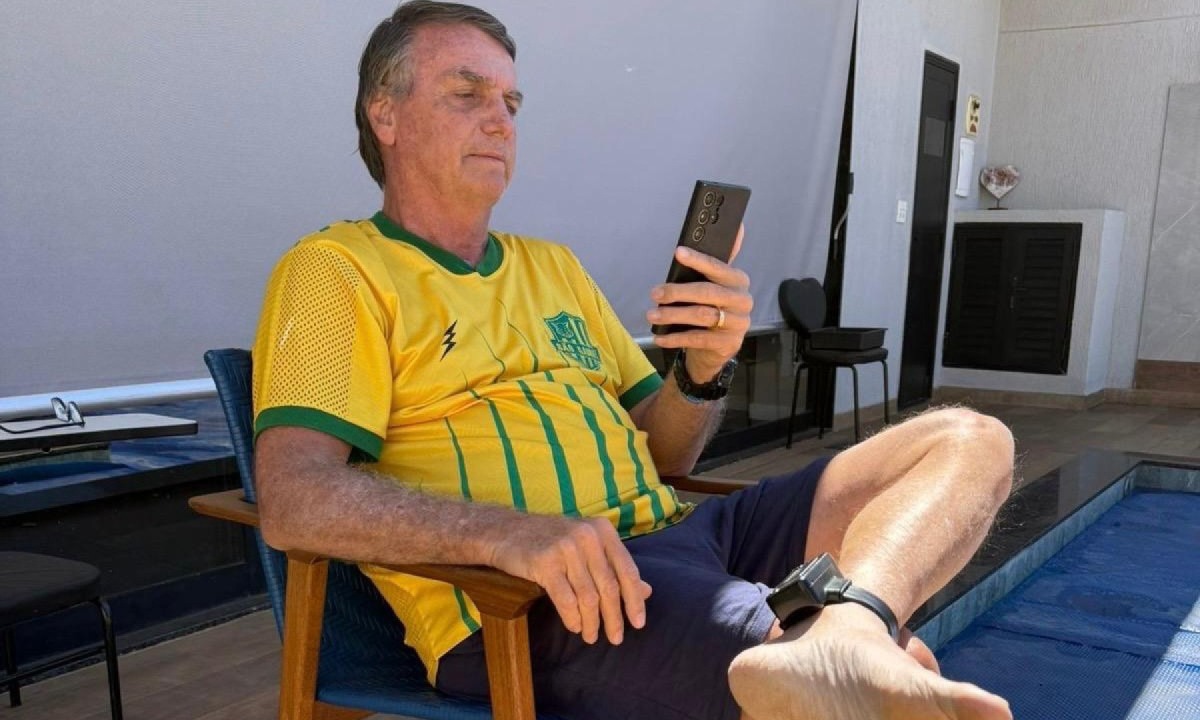 Jair Bolsonaro acompanha à distância atos em sua defesa -  (crédito: Reprodução/Assessoria Jair Bolsonaro)