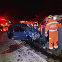Acidente entre dois carros deixa dois mortos e três feridos no Sul de Minas - CBMMG / Divulgação
