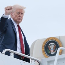  Trump tem imagem napoleônica de si mesmo. Relaciona-se com os outros governantes de modo imperial, sempre superior. -  (crédito: Anna Moneymaker/AFP)