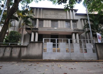É doído ver o prédio onde o colégio Izabela Hendrix funcionou por 100 anos fechado -  (crédito:  Gladyston Rodrigues/EM/D.A Press)
