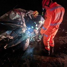 Veja fotos de como ficaram os veículos de acidente que matou oito - Divulgação/Corpo de Bombeiros