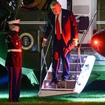 Como Trump, ao atacar a TV e as artes, tenta ser a maior celebridade do mundo - Mandel NGAN / AFP
