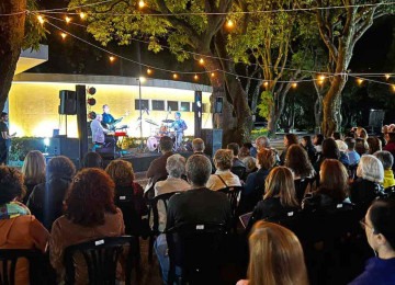 Público prestigiou apresentação de jazz ao ar livre -  (crédito: Bernardo Oliveira/Divulgação)