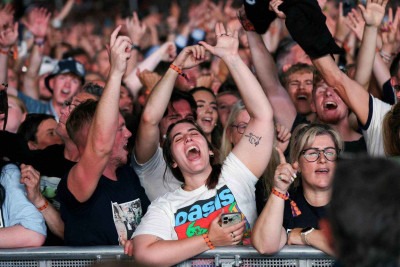 Homem morre após queda em show do Oasis em Londres -  (crédito: BBC)