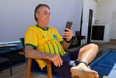 Bolsonaro teve prisão domiciliar decretada por descumprir medidas cautelares -  (crédito: REPRODUÇÃO/REDES SOCIAIS)