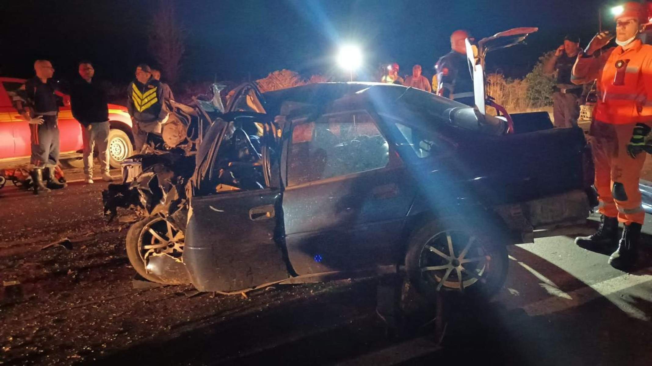 Acidente matou oito pessoas e a única sobrevivente foi uma criança de 12 anos.-Divulgação/Corpo de Bombeiros